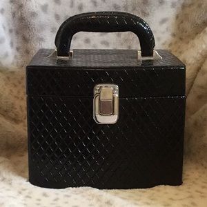 NWT Smashbox Burlesque Makeup Train Case